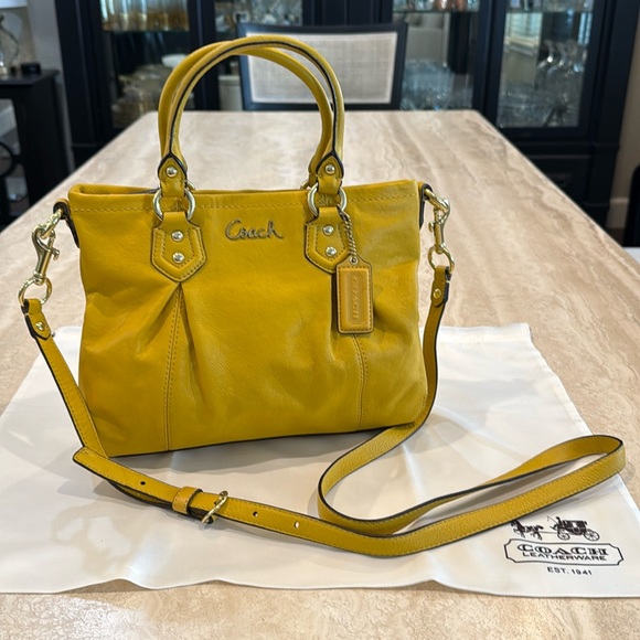Coach VTG Yellow Leather Crossbody Bag with Gold Hardware